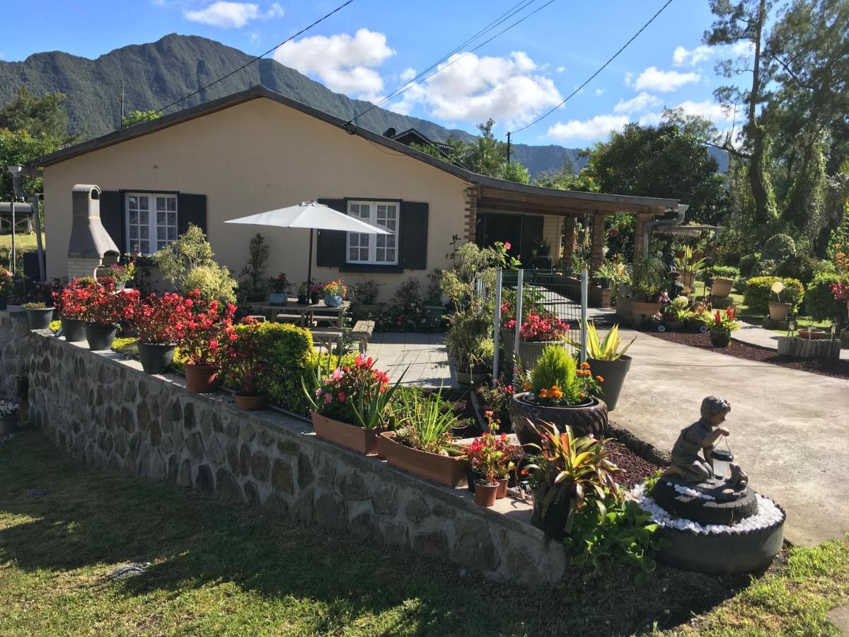Ti Kaz Hoareau Bed & Breakfast Salazie Eksteriør bilde